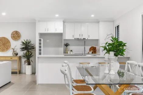 Property photo of 32 Allington Circuit Maudsland QLD 4210