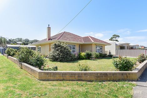 15 Churchill Rd, Victor Harbor, SA 5211
