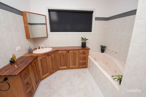 Property photo of 56 Poole Boulevard Swan Hill VIC 3585