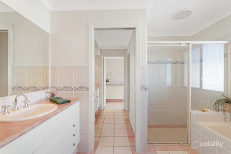 Property photo of 12 Kettlewell Chase Arundel QLD 4214
