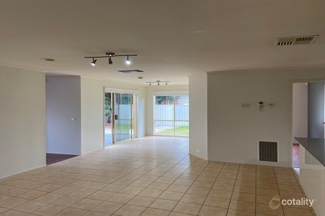 Property photo of 16 Smethwick Green Caroline Springs VIC 3023