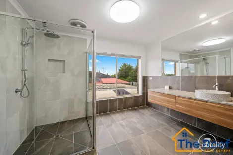 Property photo of 21 Oleander Drive Hoppers Crossing VIC 3029