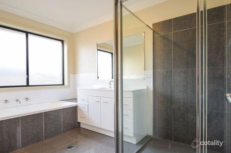 Property photo of 9 Jordan Place Young NSW 2594