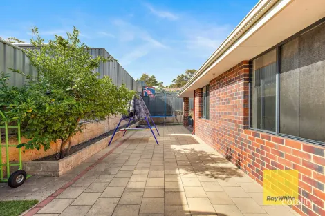 Property photo of 8 Dalton Road Wellard WA 6170
