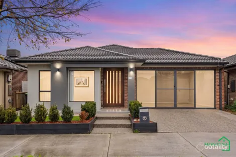 Property photo of 495 Brookfield Boulevard Mickleham VIC 3064
