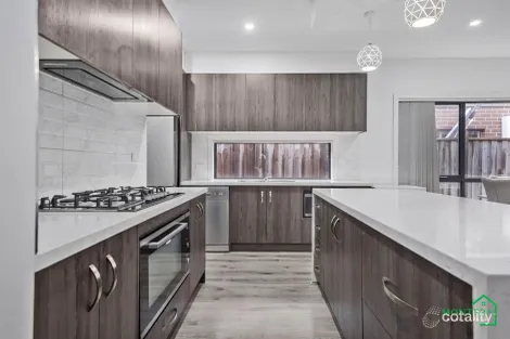 Property photo of 495 Brookfield Boulevard Mickleham VIC 3064