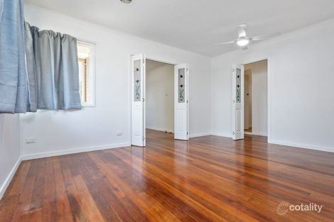 Property photo of 21 Pownall Crescent Margate QLD 4019