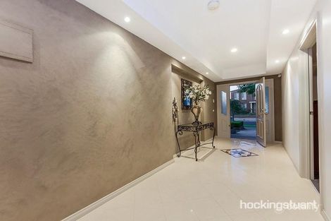 Property photo of 1 Barwon Street Taylors Hill VIC 3037