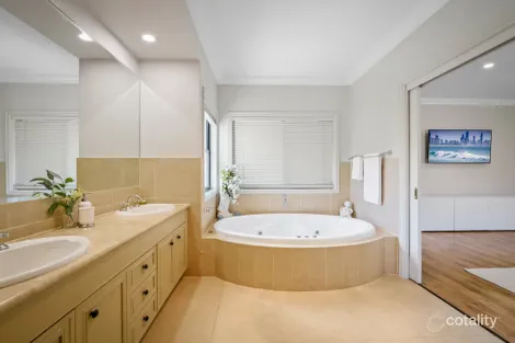 Property photo of 29 Pine Valley Drive Robina QLD 4226