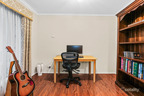 Property photo of 42 Scotsdale Drive Cranbourne East VIC 3977