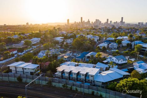 Property photo of 51 Railway Parade Norman Park QLD 4170