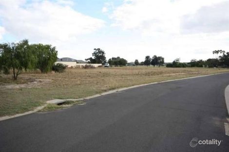 Property photo of 60 Lofthouse Drive Leschenault WA 6233
