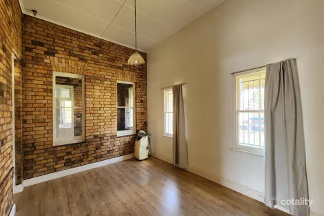 Property photo of 2 Queen Street Dinmore QLD 4303