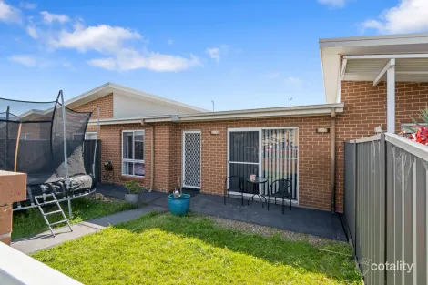 Property photo of 2/102 Kanahooka Road Kanahooka NSW 2530