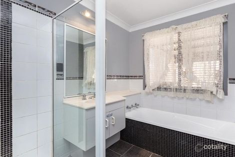 Property photo of 1 Stagg Place Ambarvale NSW 2560