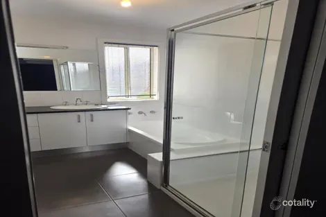 Property photo of 2/10A Haggar Street Eaglehawk VIC 3556