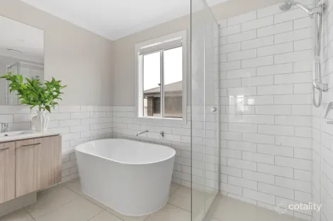 Property photo of 37 Botanical Drive Mount Duneed VIC 3217