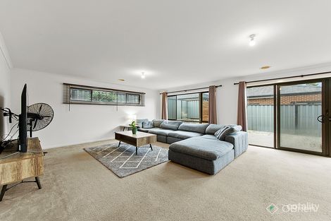 Property photo of 10 Botham Crescent Pakenham VIC 3810