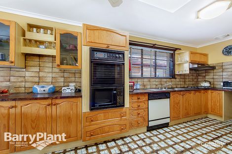 Property photo of 17 Chestnut Drive St Albans VIC 3021