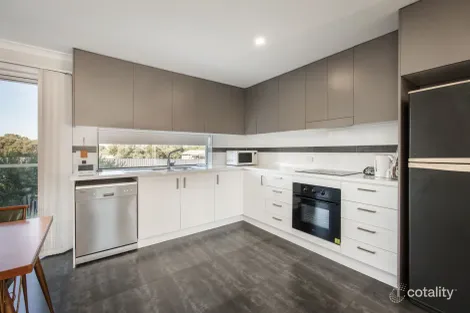 Property photo of 91 Kurrajong Crescent West Albury NSW 2640