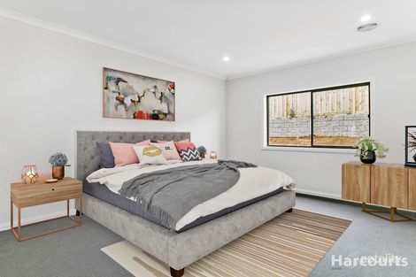 Property photo of 11 Redleaf Avenue Warragul VIC 3820
