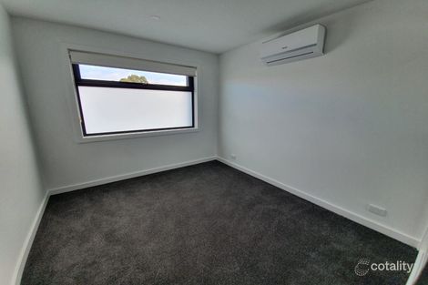 Property photo of 2/2 Mill Road Oakleigh VIC 3166