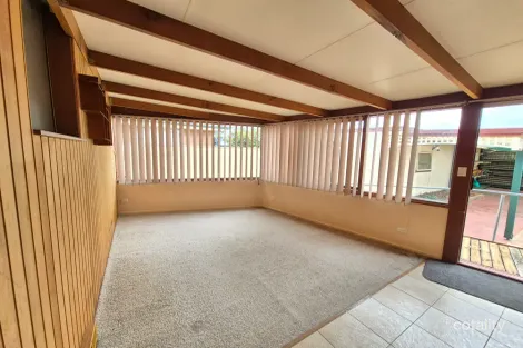 Property photo of 176 Military Road Avondale Heights VIC 3034