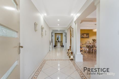 Property photo of 12 Cascades Close West Hoxton NSW 2171