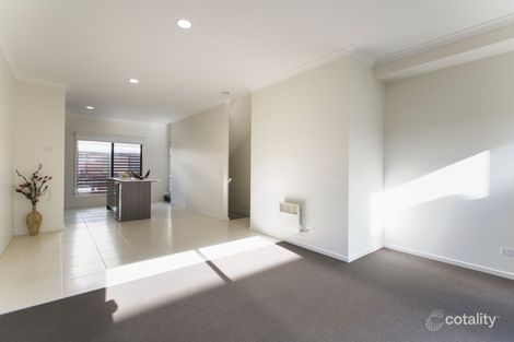 Property photo of 17/6 Huckson Street Dandenong VIC 3175