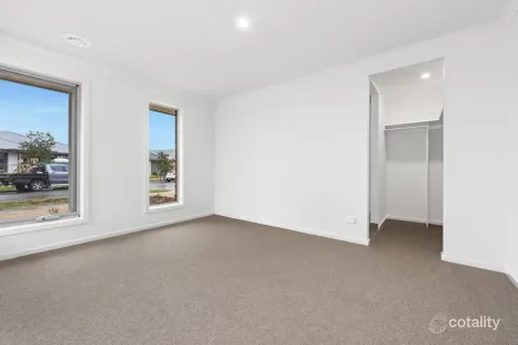 Property photo of 8 Hanson Street Thornhill Park VIC 3335
