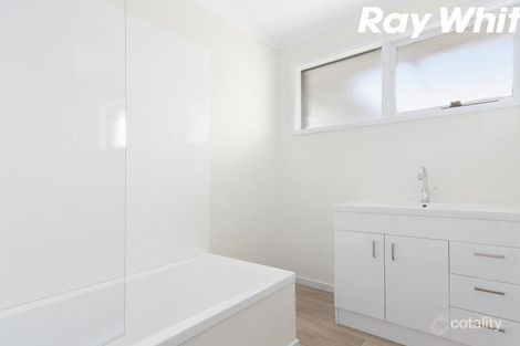 Property photo of 9 Smethurst Avenue Pakenham VIC 3810