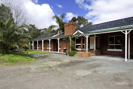 36 Henley Rd, Kangaroo Ground, VIC 3097