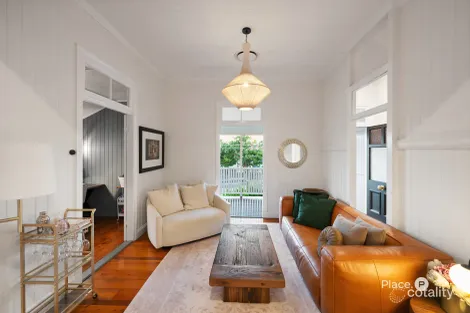 Property photo of 10 Derby Street Coorparoo QLD 4151