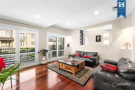 Property photo of 35 Riverview Road Pleasure Point NSW 2172