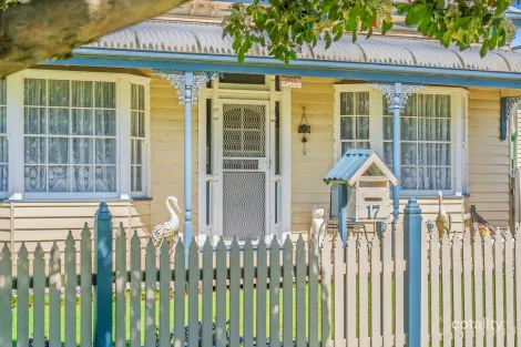 17 Duverney St, Cressy, VIC 3322