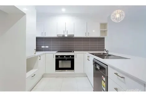 4-6 Regina Ave, Ningi, QLD 4511