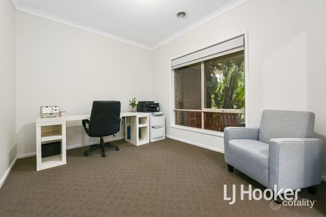 Property photo of 5 Bonwick Close Lynbrook VIC 3975