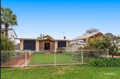 1/4 Oversby St, Halls Head, WA 6210