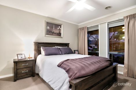 Property photo of 52 Bowral Loop Craigieburn VIC 3064