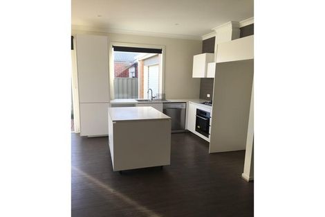 Property photo of 4 Daws Street Cranbourne East VIC 3977