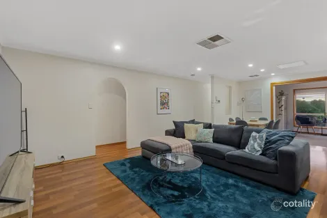 Property photo of 15 Mawson Circuit Woodcroft SA 5162