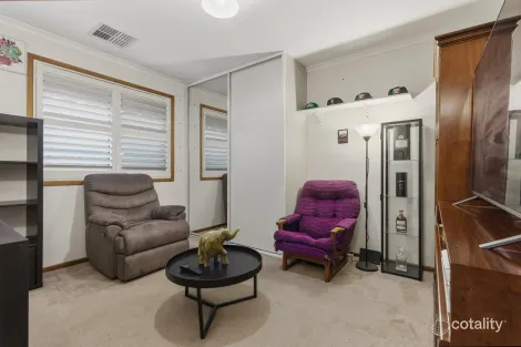 Property photo of 15 Mawson Circuit Woodcroft SA 5162