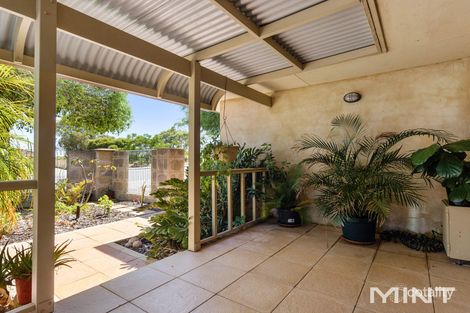 93b Barrington St, Lake Coogee, WA 6166
