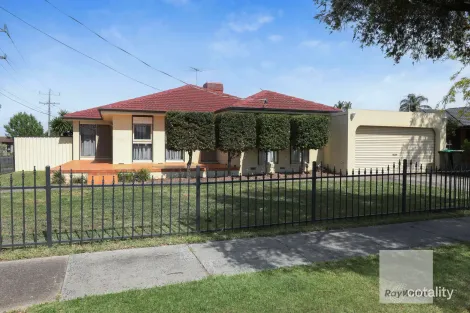 Property photo of 46 Lackenheath Drive Tullamarine VIC 3043