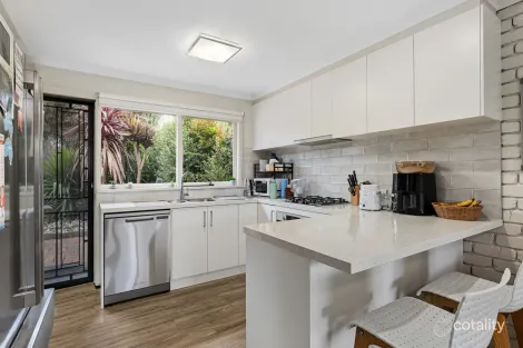 Property photo of 1/30 Bacchus Road Mount Clear VIC 3350
