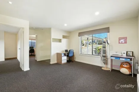 Property photo of 1 Ineke Drive Kingston TAS 7050