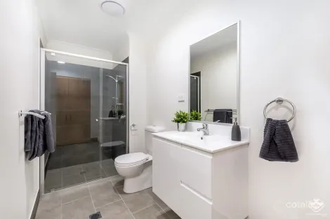 6 Whites Rd, Petrie, QLD 4502