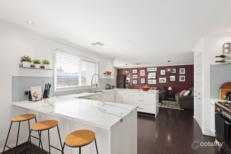 Property photo of 14 Tudor Drive Mooroolbark VIC 3138
