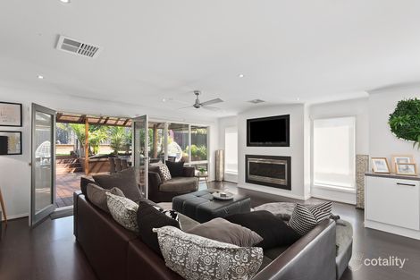 Property photo of 14 Tudor Drive Mooroolbark VIC 3138
