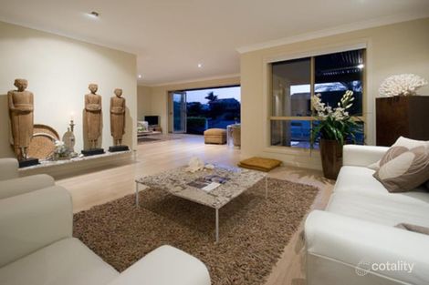 Property photo of 18 Seabreeze Street Paradise Point QLD 4216